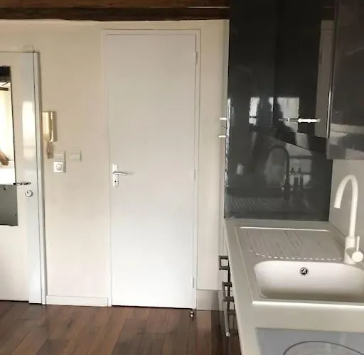 Au Coeur De 8e Apartament *